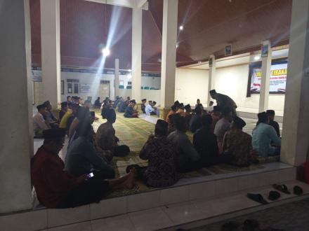 Kegiatan MAlam Tirakatan Memperingati HUT RI ke 80 Di DEsa Prambon 